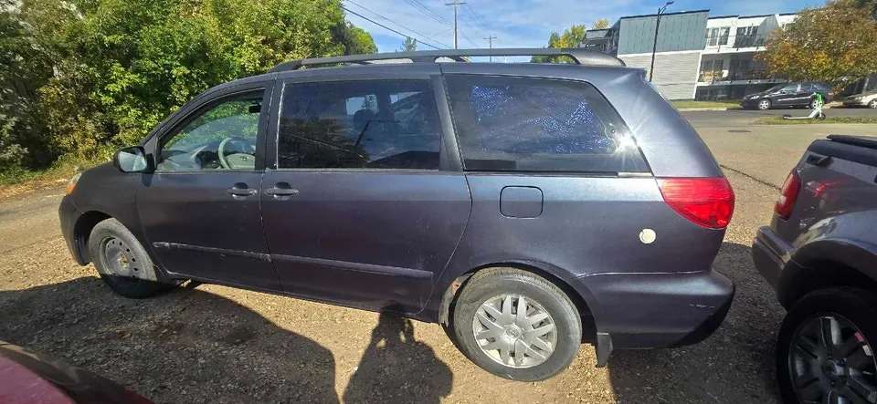 Toyota Sienna 2006 photo 4