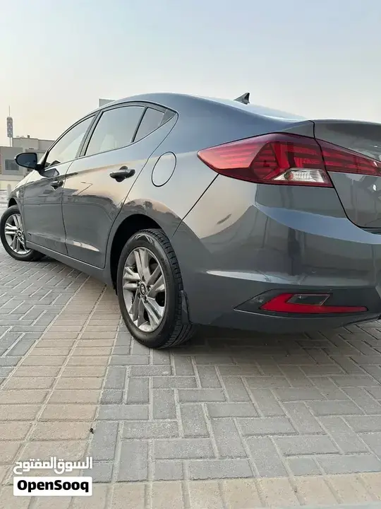 Hyundai Elantra 2019 photo 2