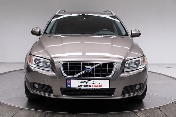Volvo V70 2010 photo 3