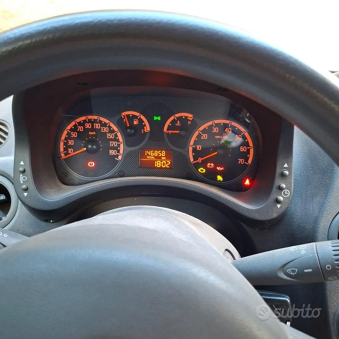 Fiat Panda 2010 photo 2