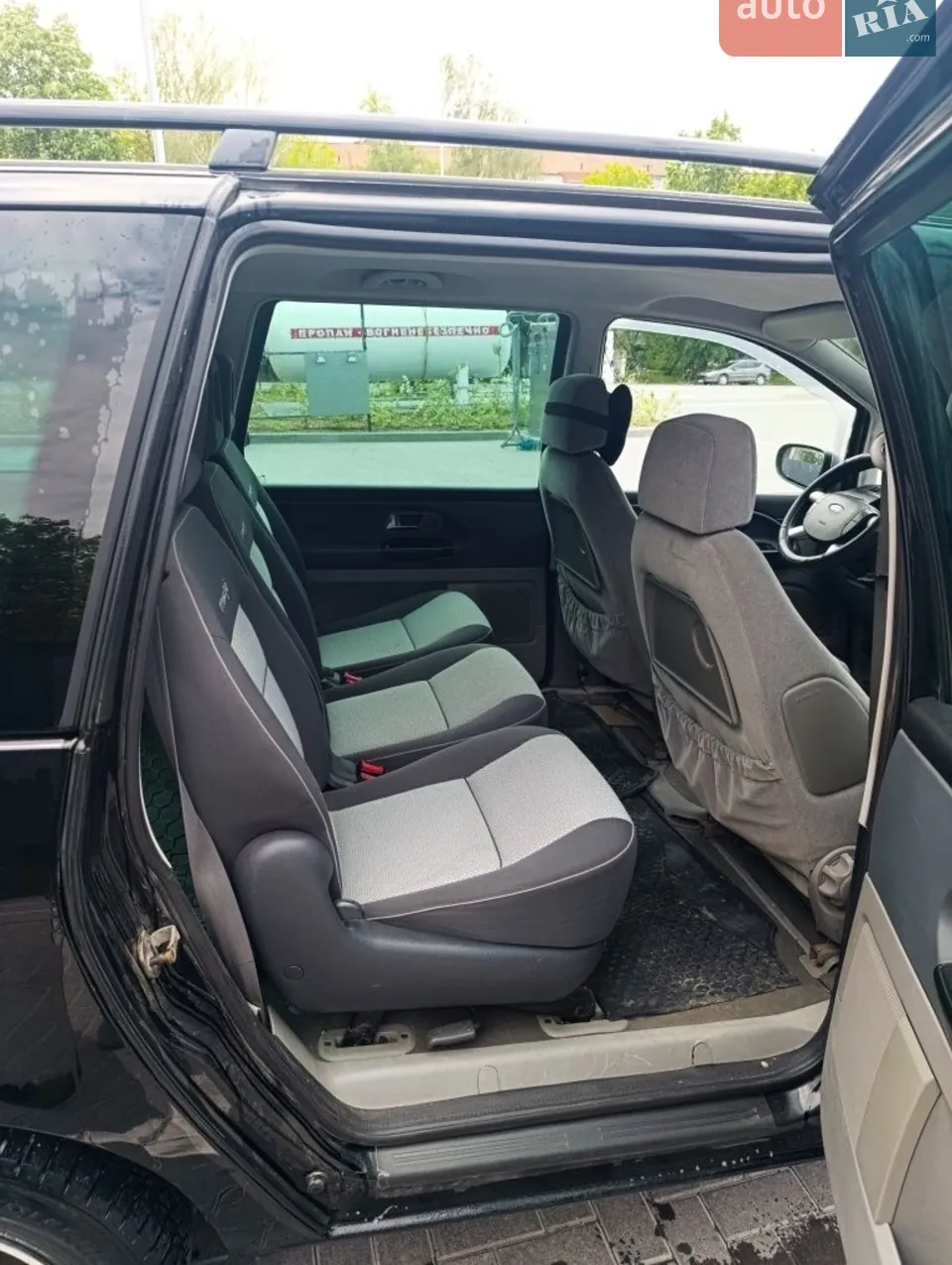Ford Galaxy 2001 photo 2