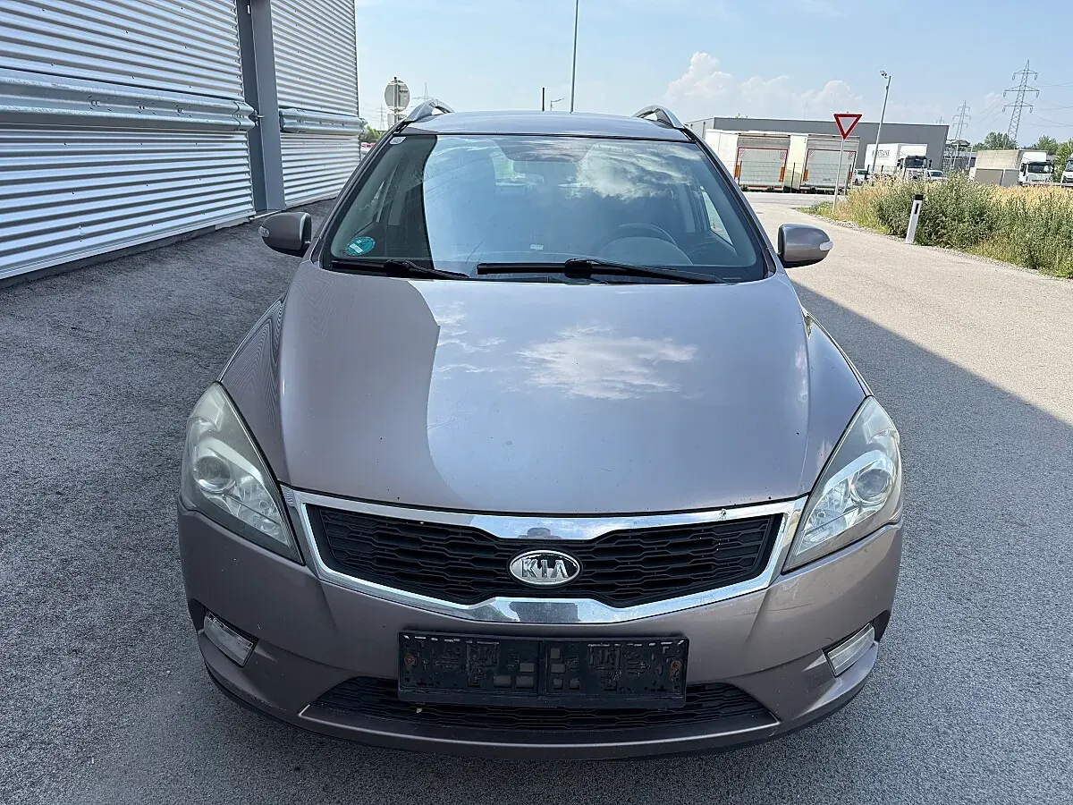 Kia Ceed 2010 photo 3