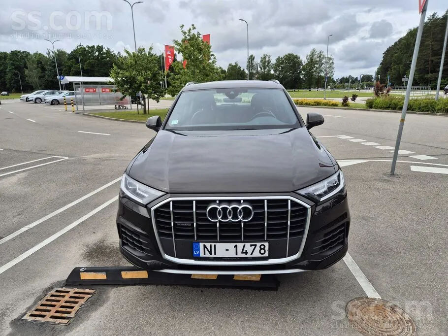 Audi Q7 2022 photo 2