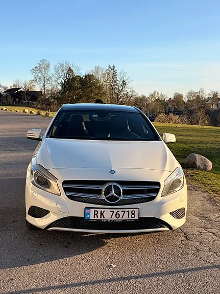 Mercedes-Benz A 180 2013 photo 2