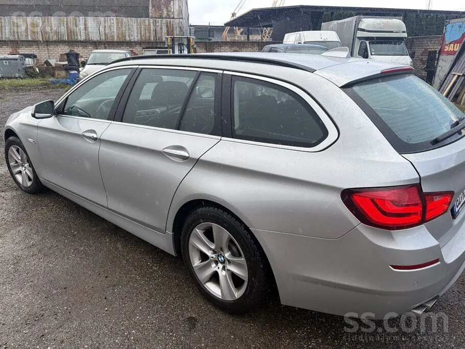 BMW 525 2011 photo 2