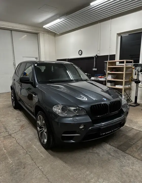 BMW X5 2011 photo 2