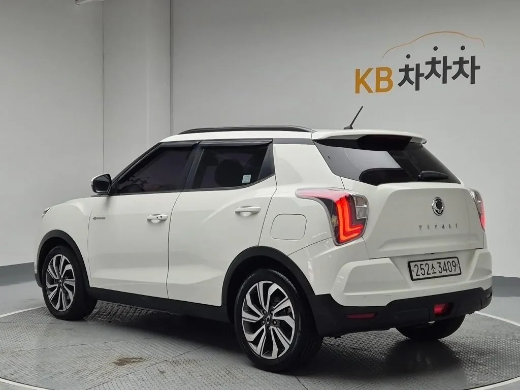 KG Mobility Tivoli 2020 photo 2