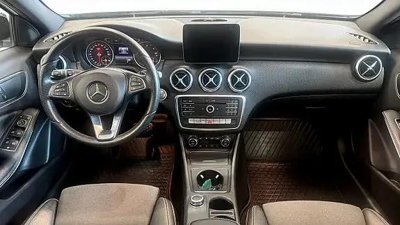 Mercedes-Benz A 180 2018 photo 4