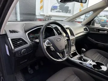 Ford Galaxy 2015 photo 3