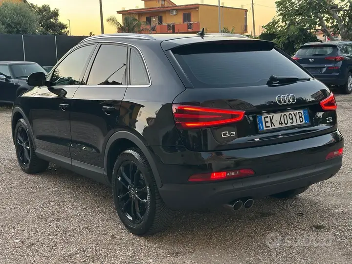 Audi Q3 2011 photo 4