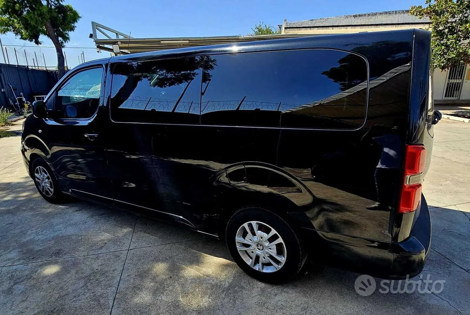 Peugeot Traveller 2020 photo 2