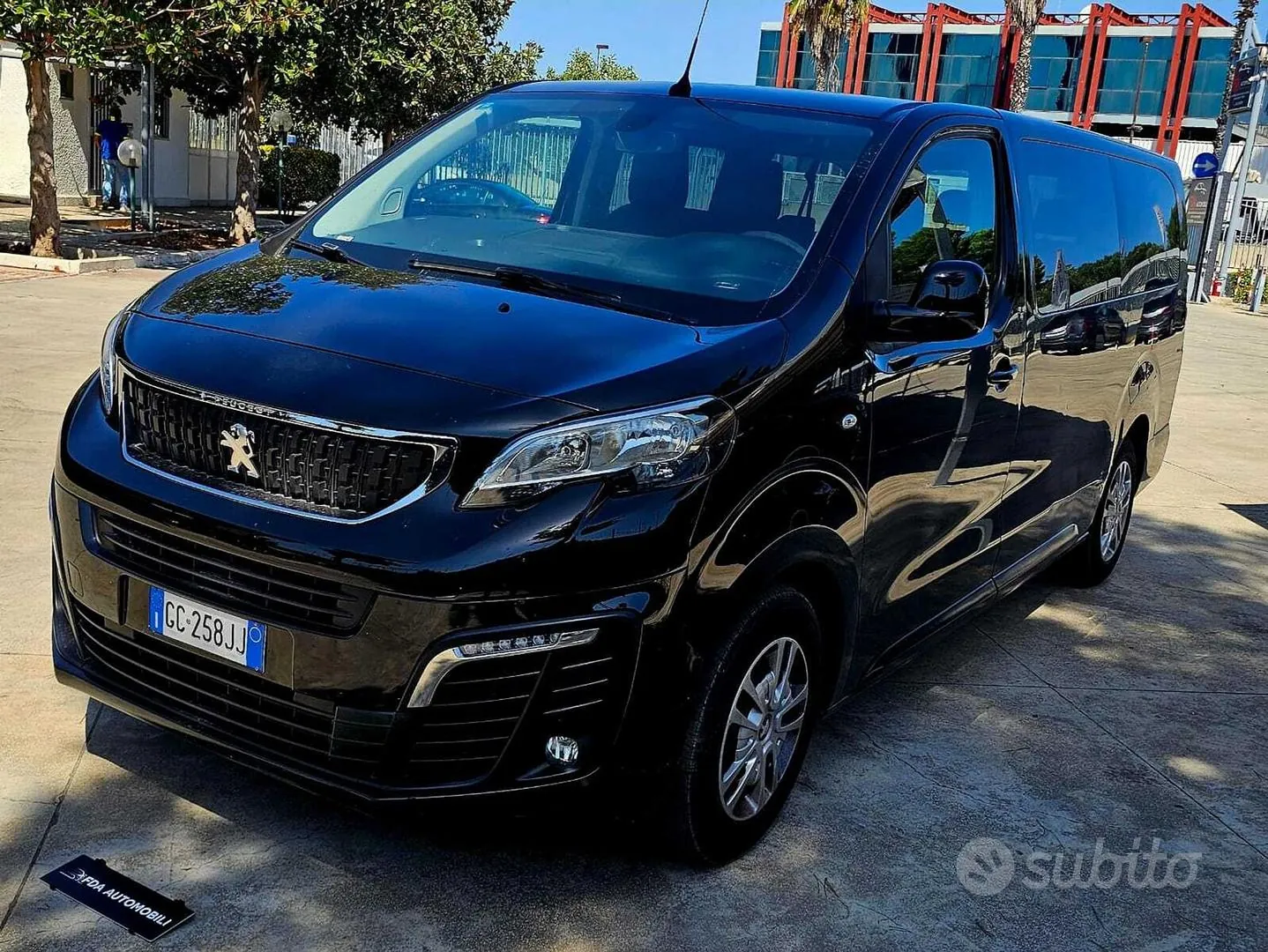 Peugeot Traveller