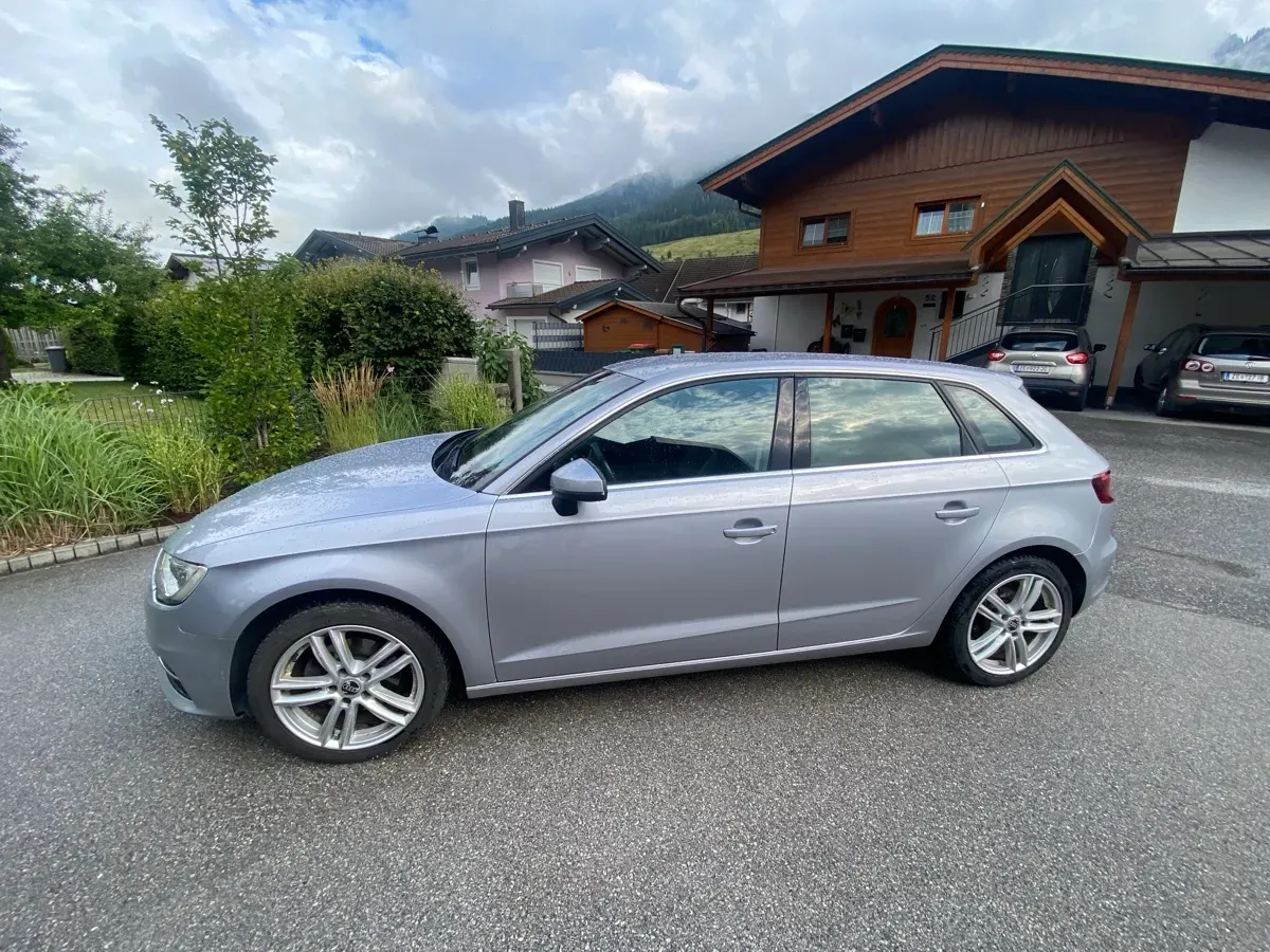 Audi A3 2015 photo 2
