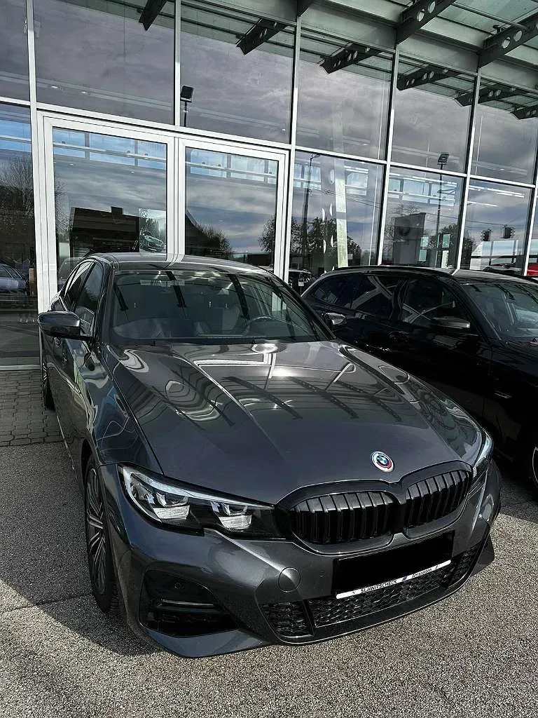 BMW 3 Series 2022 photo 3