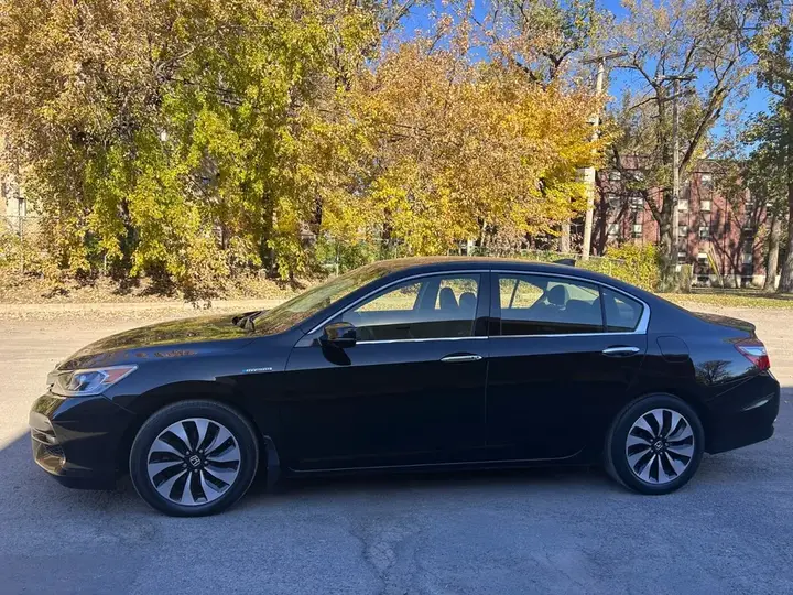 Honda Accord 2017 photo 2