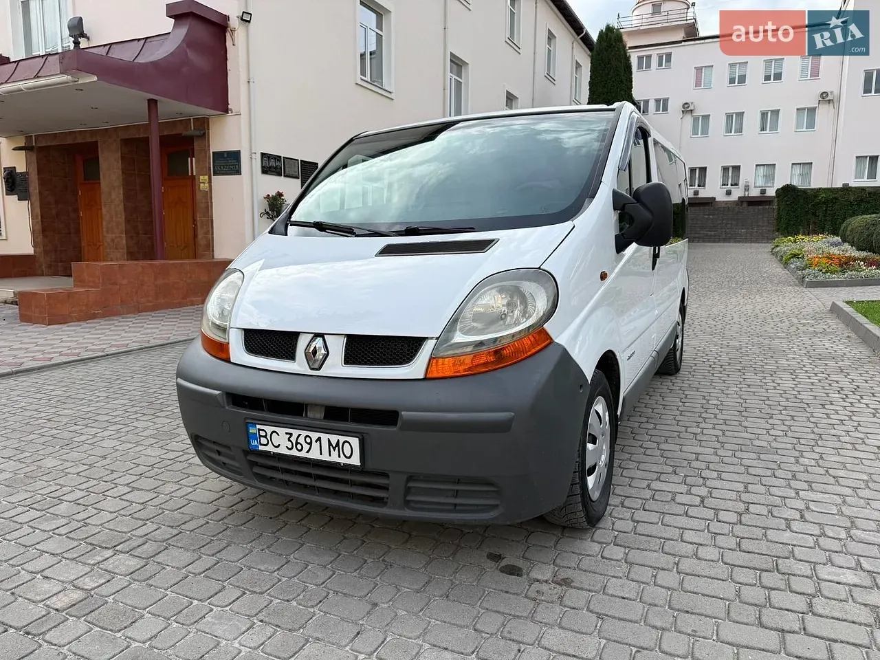 Renault Trafic 2004 photo 3