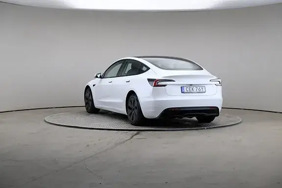 Tesla Model 3 2024 photo 2