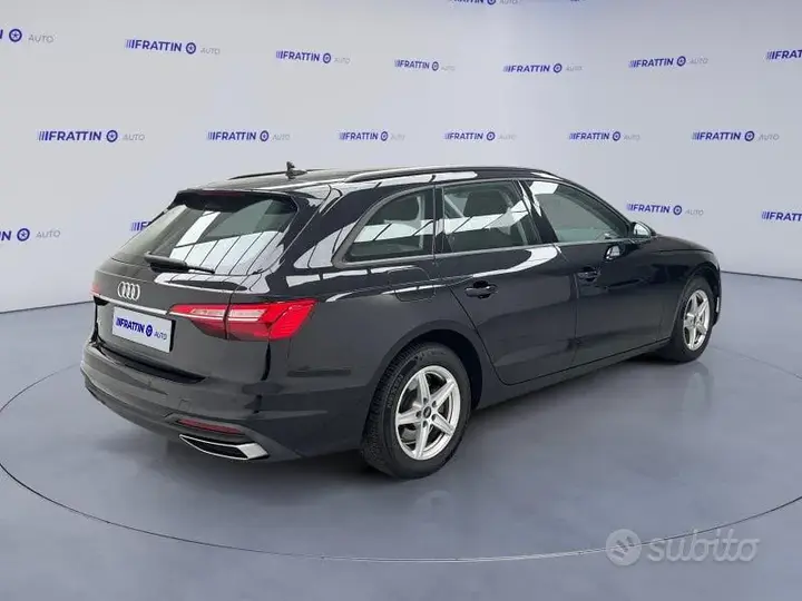 Audi A4 Avant 2021 photo 3
