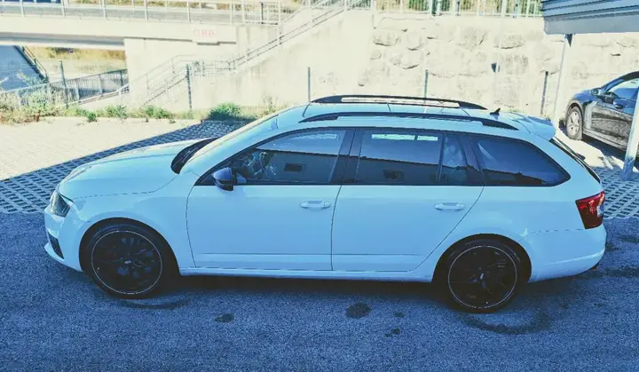 Skoda Octavia Combi 2016 photo 2