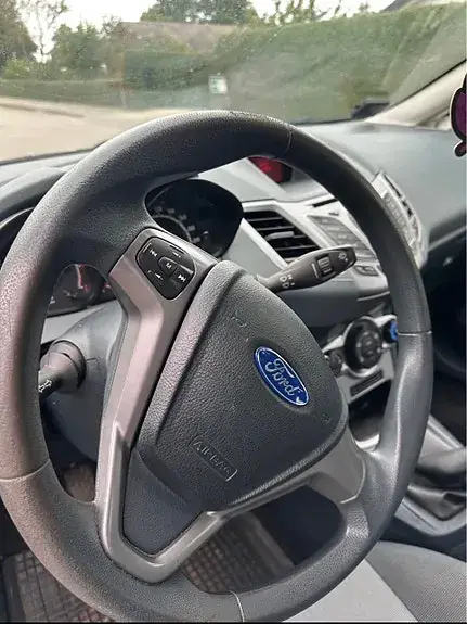 Ford Fiesta 2010 photo 4