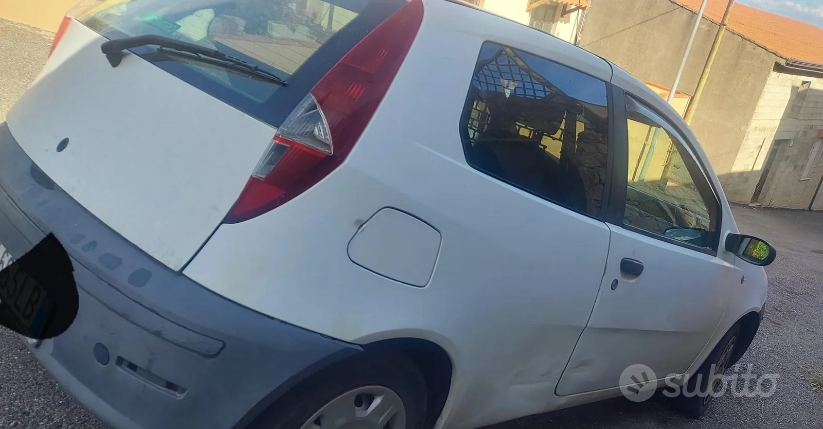 Fiat Punto 2004 photo 2