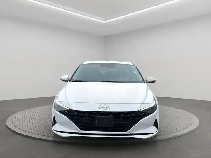 Hyundai Elantra 2023 photo 2