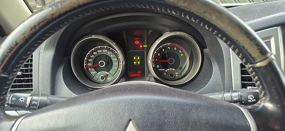 Mitsubishi Pajero 2016 photo 5