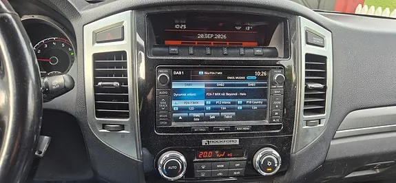 Mitsubishi Pajero 2016 photo 4
