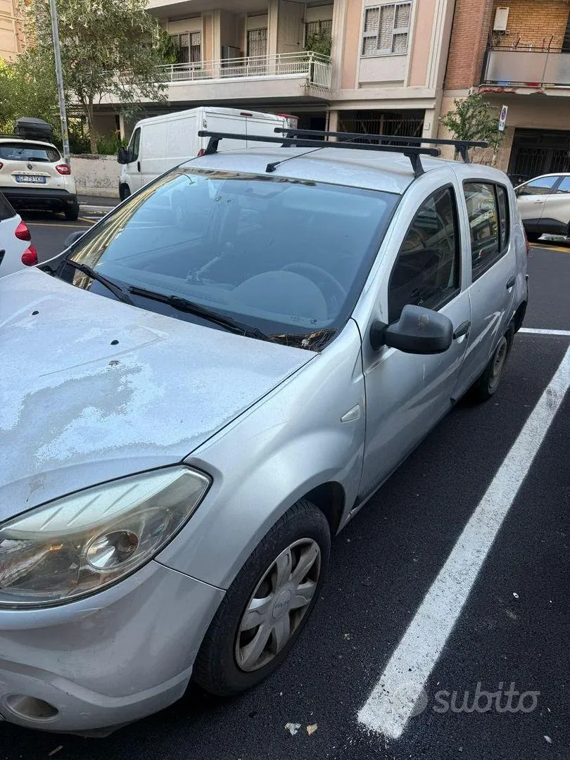 Dacia Sandero 2011 photo 3
