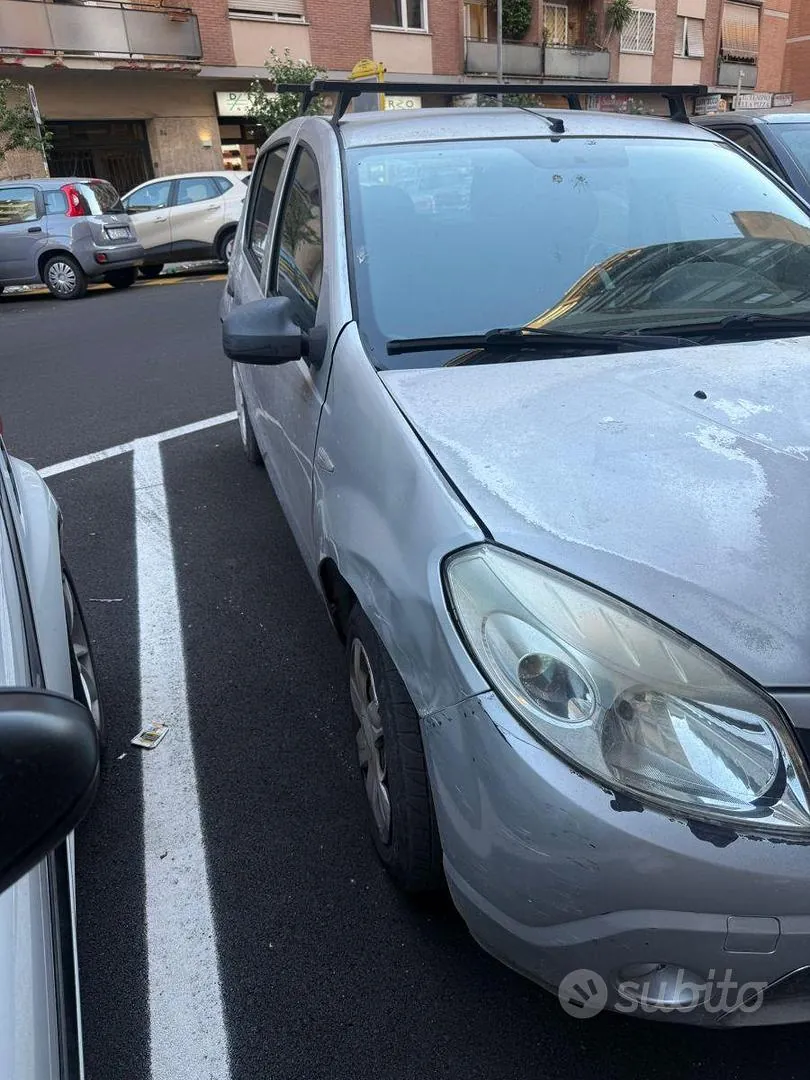 Dacia Sandero 2011 photo 4