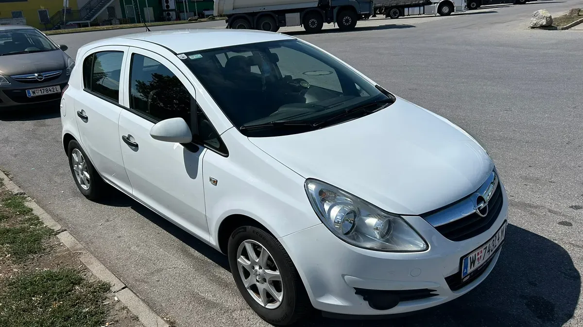 Opel Corsa 2010 photo 3
