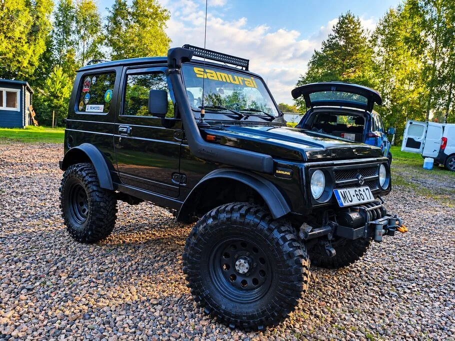 Suzuki Samurai