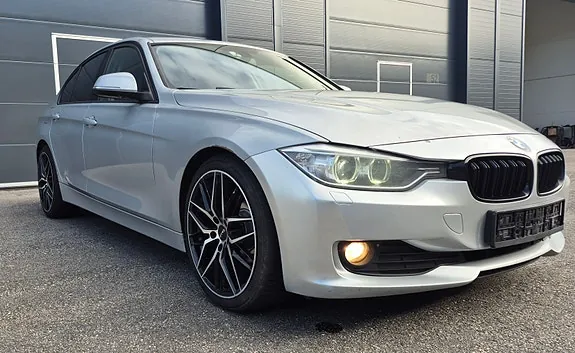BMW 316D 2013 photo 2