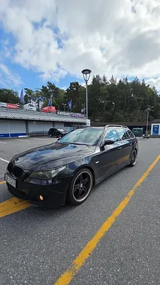 BMW 525I