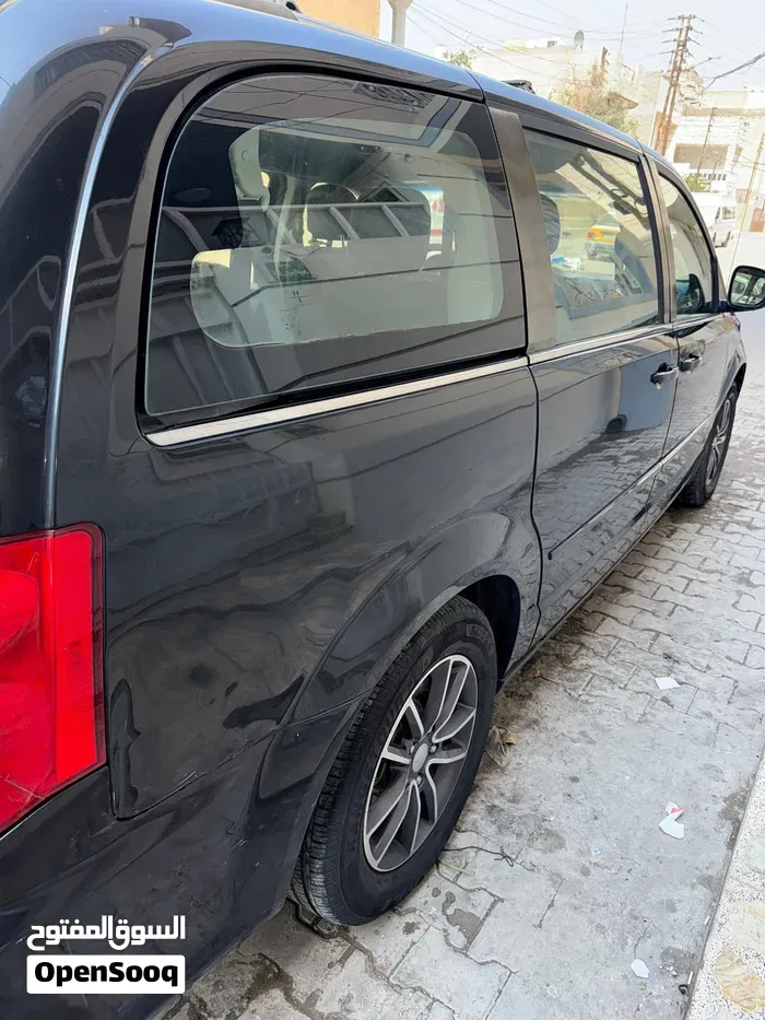 Dodge Caravan 2017 photo 3