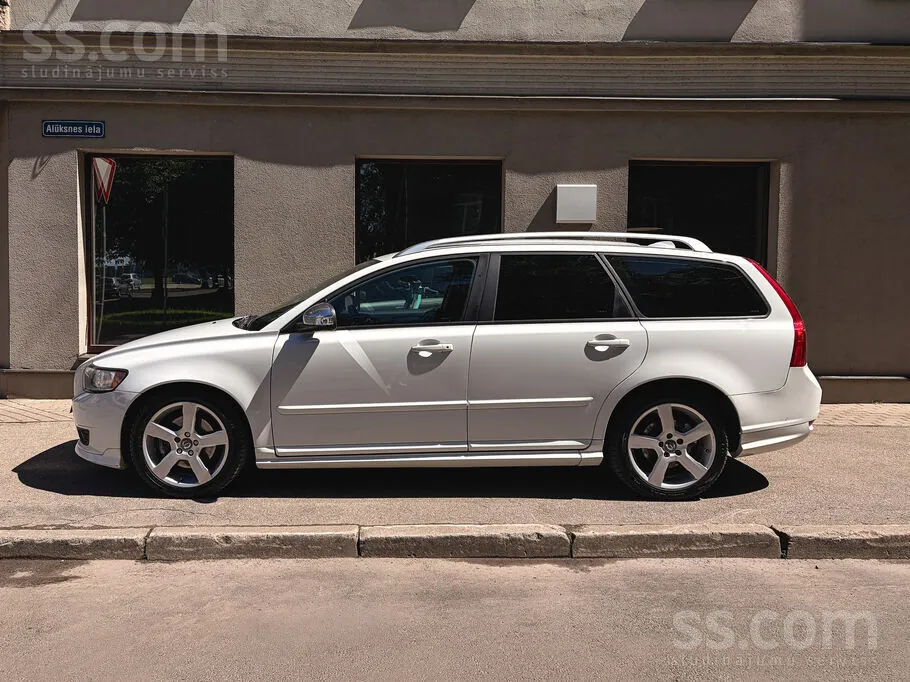 Volvo V50 2011 photo 4