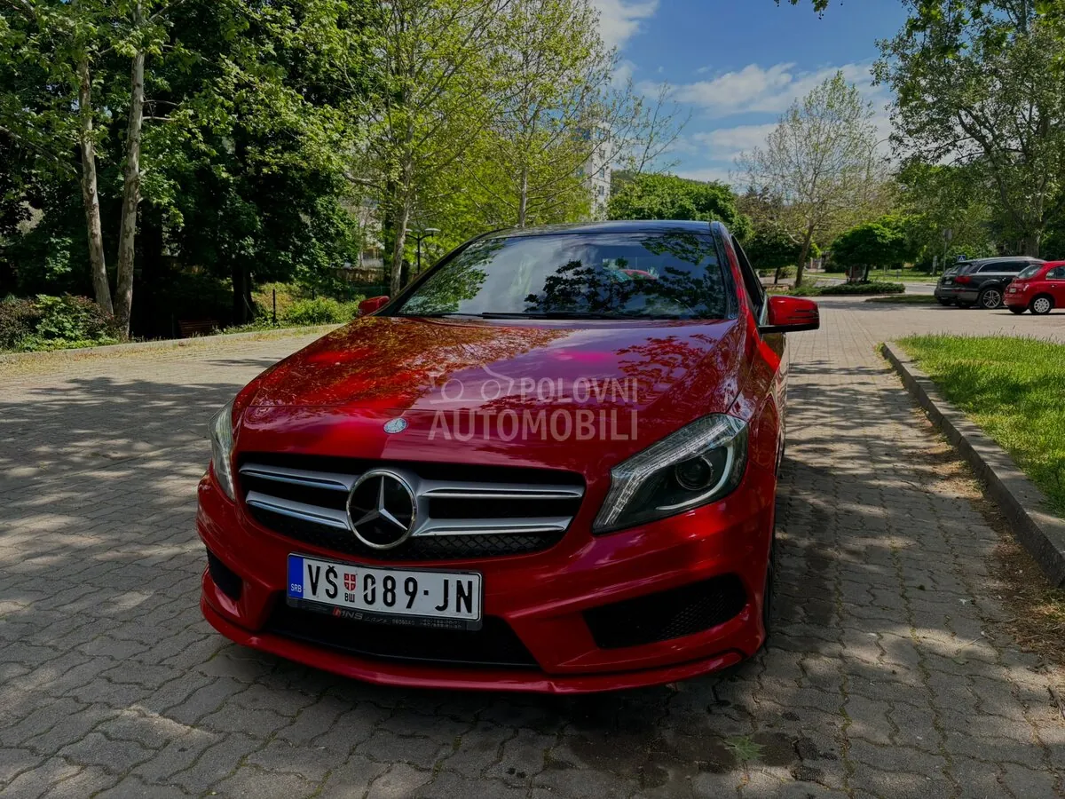 Mercedes-Benz A 180 2014 photo 2
