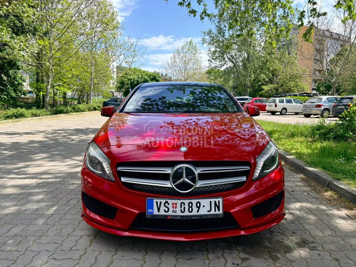 Mercedes-Benz A 180 2014 photo 4
