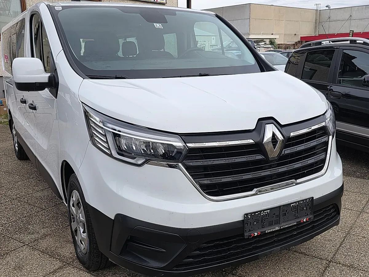 Renault Trafic 2023 photo 2