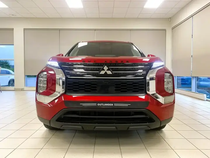 Mitsubishi Outlander 2024 photo 2