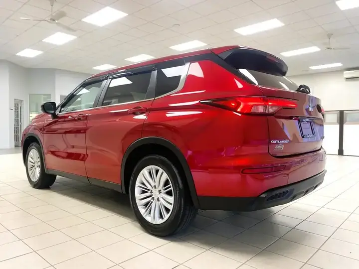 Mitsubishi Outlander 2024 photo 4