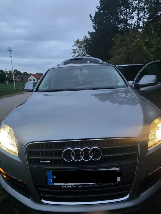 Audi Q7 2007 photo 2
