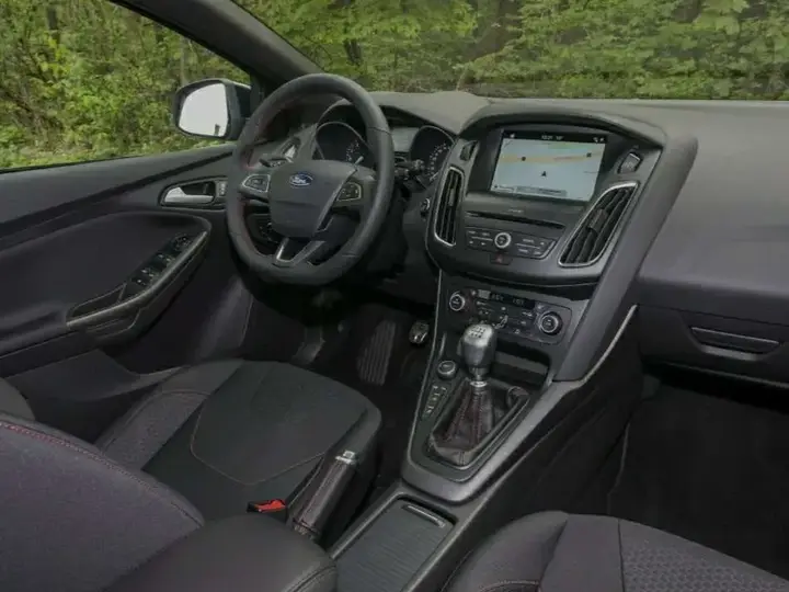 Ford Focus 2017 photo 2