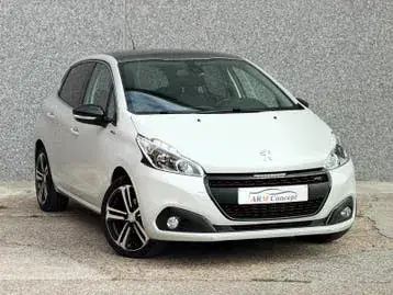 Peugeot 208 2018 photo 2