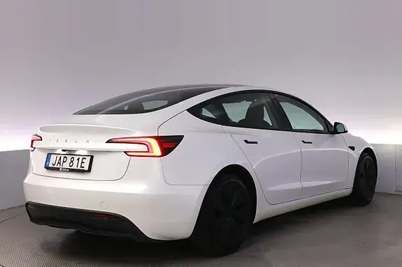 Tesla Model 3 2024 photo 5