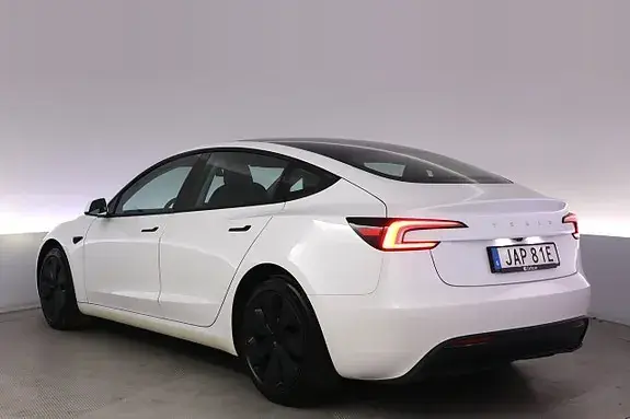 Tesla Model 3 2024 photo 4
