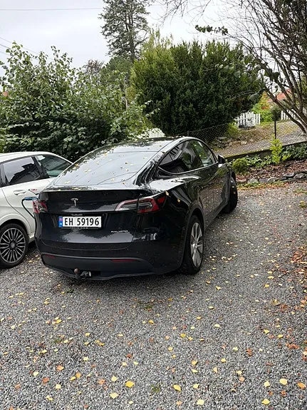 Tesla Model Y 2024 photo 3