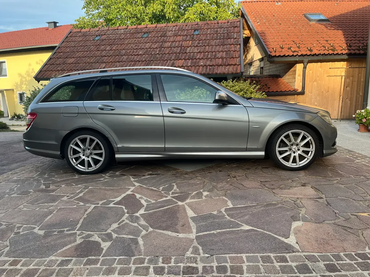 Mercedes-Benz C-Class 2008 photo 2
