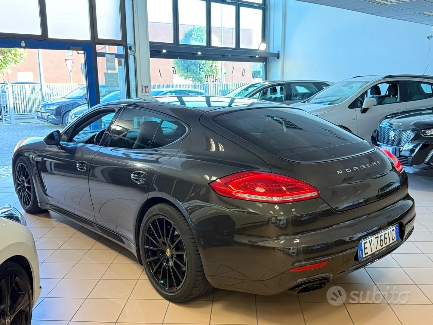 Porsche Panamera 2015 photo 2