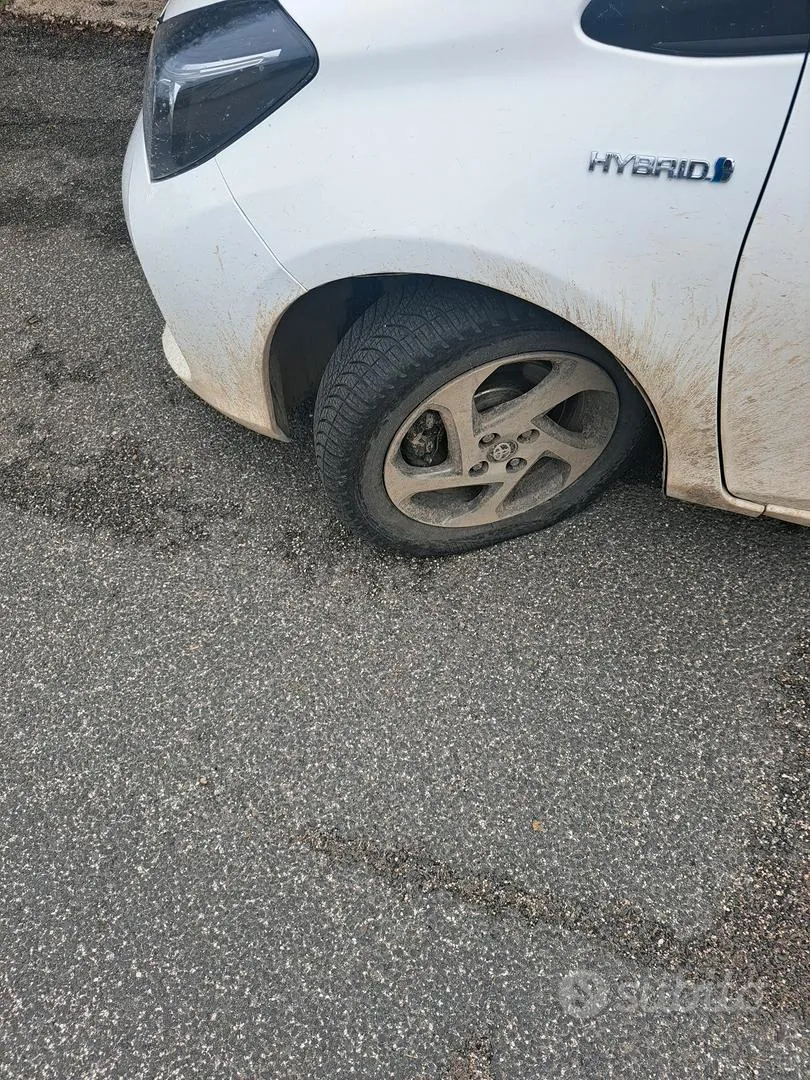 Toyota Yaris 2015 photo 4